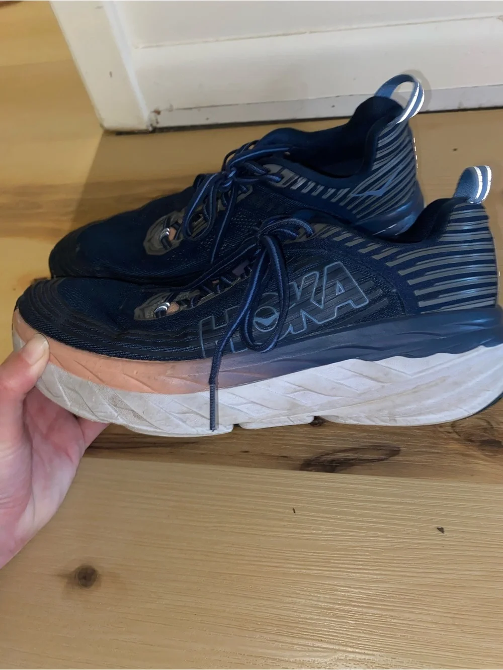Hoka One One Bondi 6 Navy Blue & Peach Max Cushion Running Shoes Sz 8.5